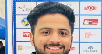 Shooter's late reporting costs India gold at Jr Worlds