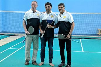 Anand seems past his prime but should continue' - Rediff.com