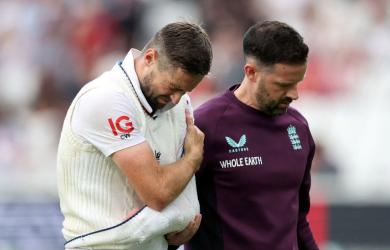 Will injured Woakes come out to bat on Day 5?