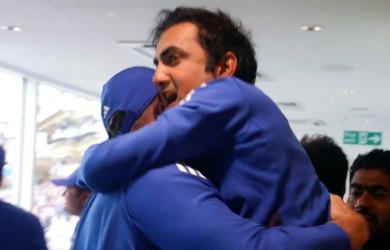 Gambhir Leads Dressing Room Celebrations!