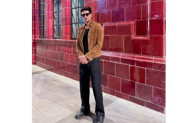 Stylish Shubman drops latest look!