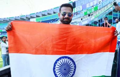 How Irfan Pathan Silenced Afridi During Pakistan Tour