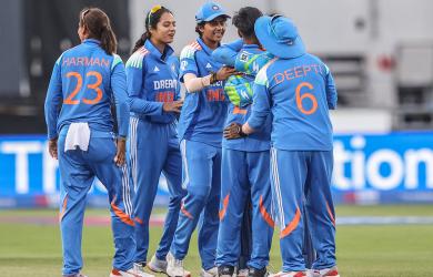 Kaur, Kranti shine as India seal ODI series vs England