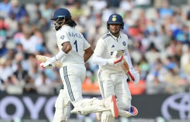 PHOTOS: Defiant India Fight to Live Another Day