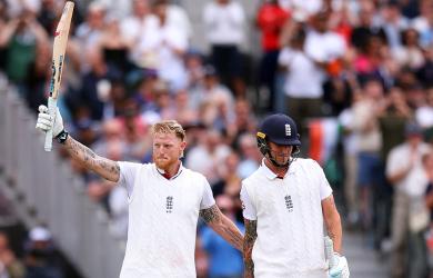 PIX: India Falter After Stokes Fires England to 669