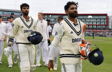 Boycott defends Jadeja, Sundar 'who deserved century'