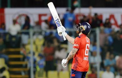 Salt destroys SA bowlers as Eng breach 300-run mark!