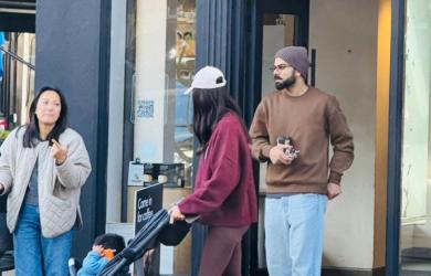 Kohli-Anushka Take A Stroll In London