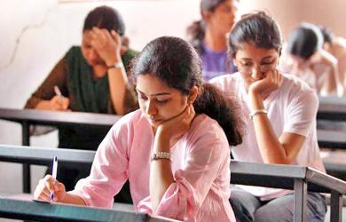 TN mother and daughter crack NEET together