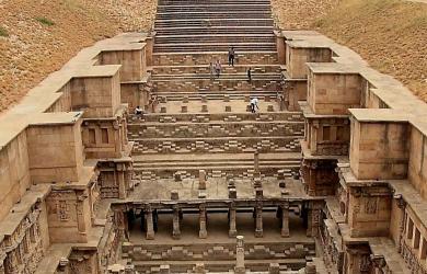 12 Incredibly Gorgeous Stepwells Of Ancient India