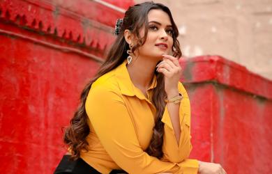 Bigg Boss' Neelam Giri's Sweet Style