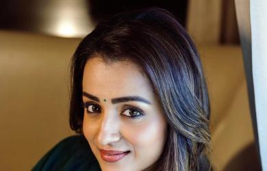 Navratri, Day 5: Trisha, Ananya Get Gorgeous In Green