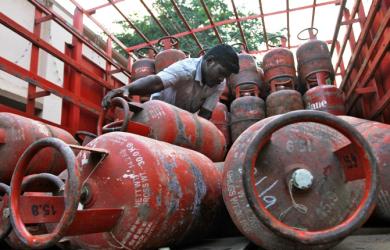 Government Boosts Kerosene Supply as LPG Alternative Amid West Asia Tensions