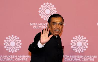 How much salary does Mukesh Ambani draw?