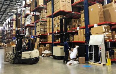 Flipkart, Amazon Stack Up Space For Festival Rush