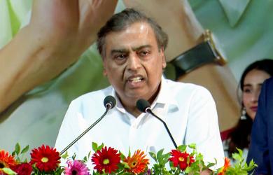 RIL's growth plans, Jio listing can lead to rerating of stock