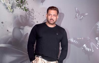 Check Out Salman's Pants, Folks!