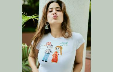 Learn How To Pout Like Janhvi