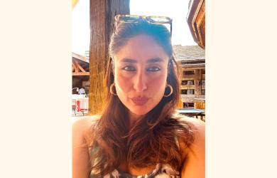 Which Kareena Selfie Is Your Fave?