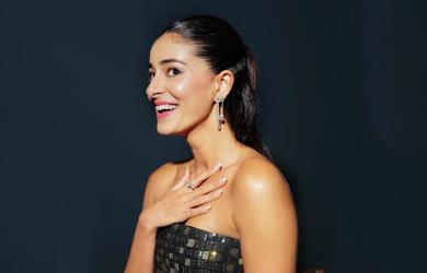 Shine Like These Bollywood Divas On Christmas