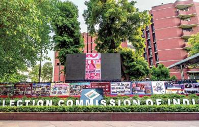 EC suspends 4 Bengal officials for lapses in voter list