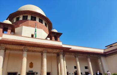 Don't summon lawyers for giving legal advice to clients: SC