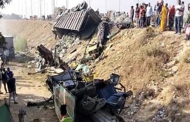 Tragedy in Madhya Pradesh: Girl, 2, Killed by Truck as Mother Watched