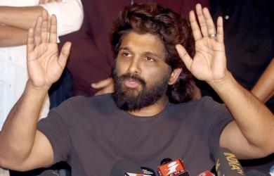 Allu Arjun's Family Visits Theatre Stampede Victim