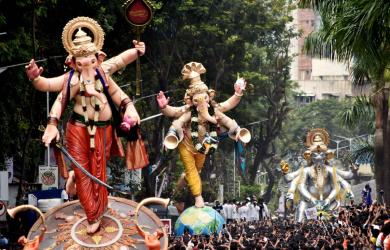 Mumbai's Favourite God Arrives