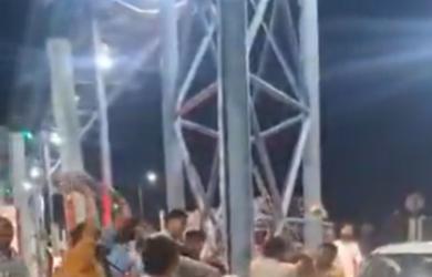 Toll Plaza Workers Beat Up Soldier