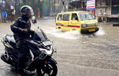 Mumbai received 18 cm of rains in 8 hours!