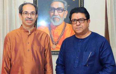 Raj Thackeray meets Fadnavis amid buzz of alliance with Uddhav