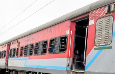 4-year-old boy's body found in train toilet bin in Mumbai