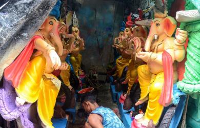 Influencer apologises for buying Ganesh idol from Muslim seller