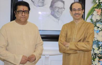Uddhav visits Raj's home on Ganesh Chaturthi
