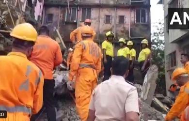 At least12 killed in building collapse near Mumbai