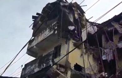 6 dead as unauthorised building collapses in Virar