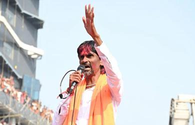 Jarange reaches Pune, says 'right time for Fadnavis to...'