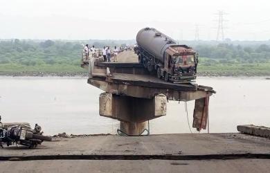 Gujarat shuts 5 'dangerous' bridges on Narmada canals