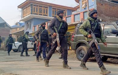 J-K police bust Lashkar-Jaish-linked app network; 10 detained