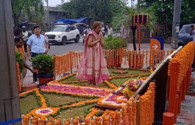 Mother 'meets' Kargil martyr after 26 years