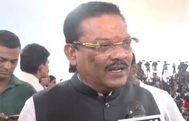Maharashtra: Sena, BJP ministers tussle over officials' meet
