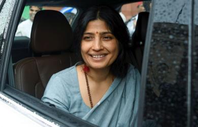Muslim cleric booked for remark on Dimple Yadav's dress