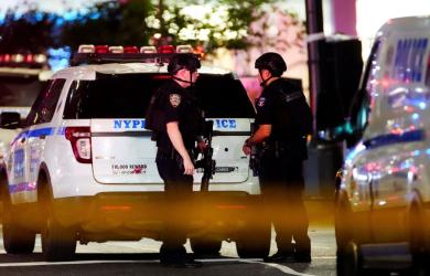4 killed in shooting at New York skyscraper, shooter dead