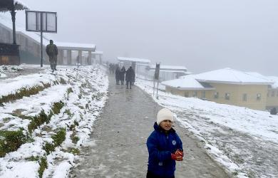 Gulmarg Turns White!
