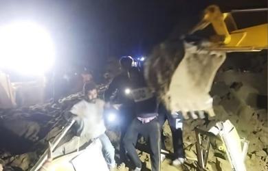 15 killed as landslide hits bus in Himachal, several trapped