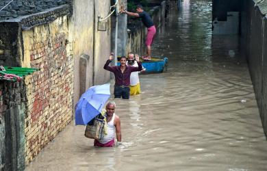 'Families surviving on biscuits': Delhi reels as Yamuna floods