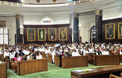 Radhakrishnan vs Reddy: NDA holds edge in Tuesday's V-P poll