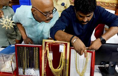Lalbaugcha Raja's Glittering Auction