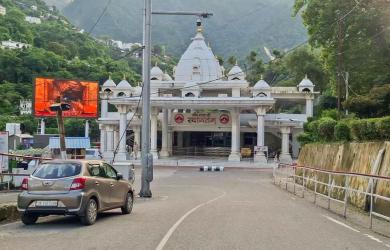 Vaishno Devi pilgrimage resumes after 3-week halt
